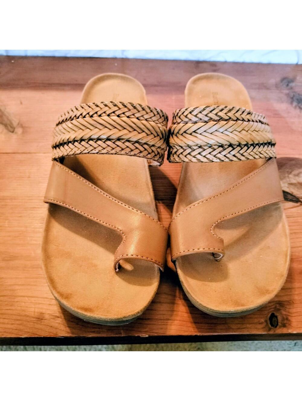 Women’s Leather Brown BareTrap Sandals Size 9